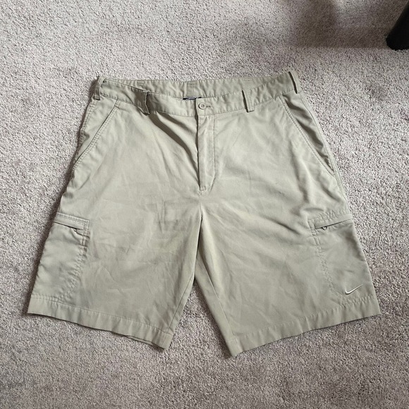 Nike Shorts Adult Medium 32 Tan Golf‎ Dri-Fit Cargo Flat Front Khaki Casual Mens - Picture 1 of 5